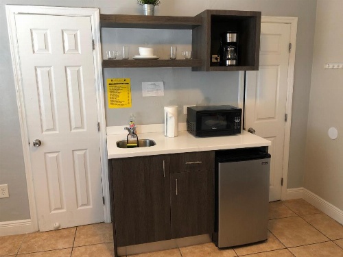 Harding Miami Beach Apartments image 25